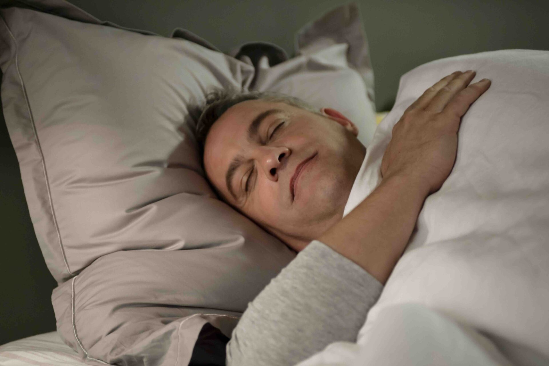 睡眠障礙怎麼辦？症狀、淺眠易醒原因與改善方法一次看懂